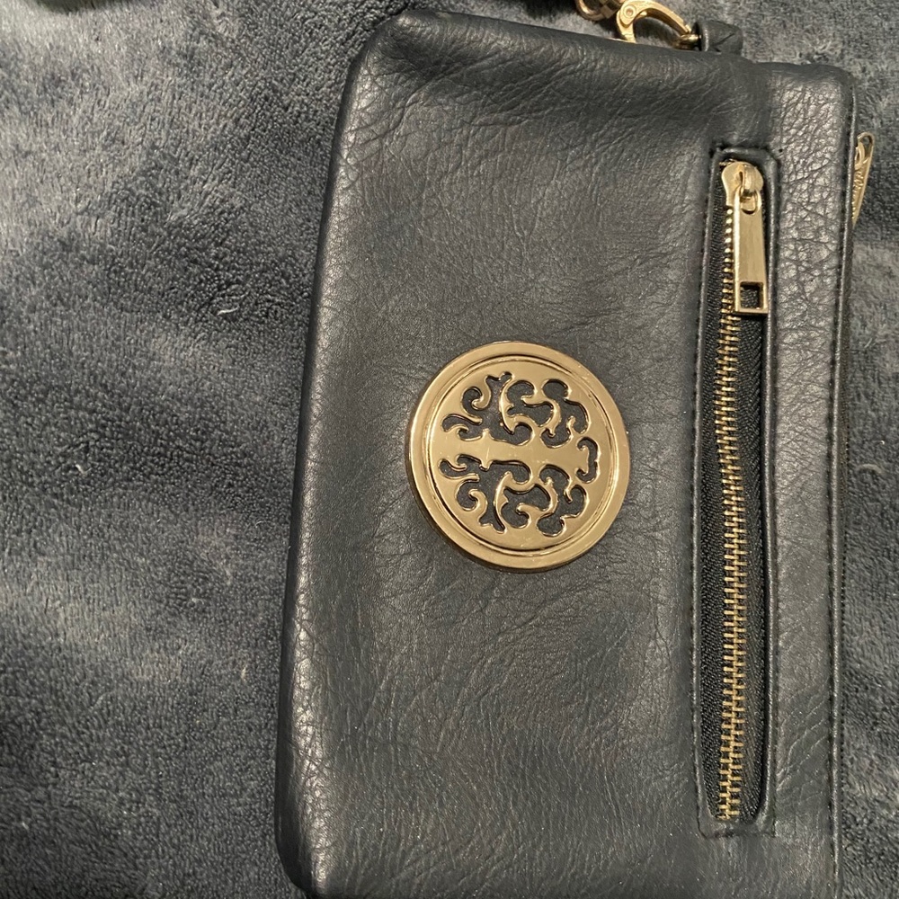 Black wristlet
